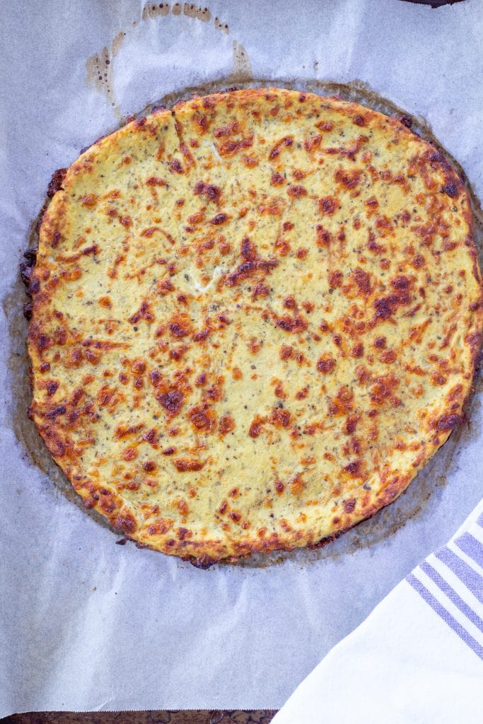 cooked cauliflower pizza crust without toppings